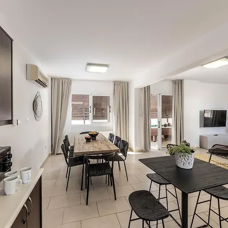 View 6 -fig Tree Bay-jacuzzi-hot Tub * פרוטאראס