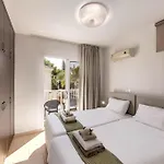 View 6 -fig Tree Bay-jacuzzi-hot Tub *