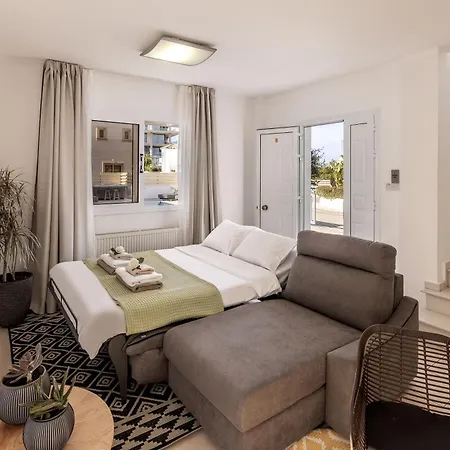 View 6 -fig Tree Bay-jacuzzi-hot Tub