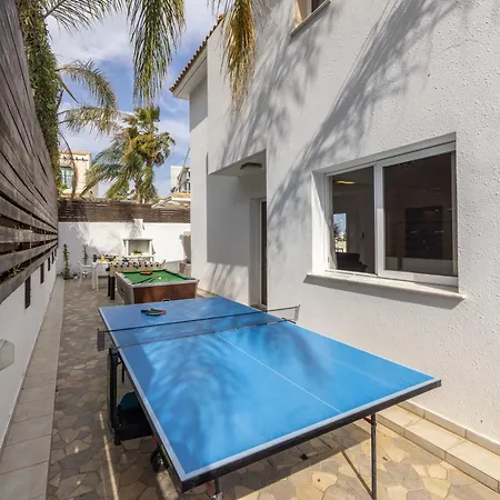 View 6 -fig Tree Bay-jacuzzi-hot Tub Villa Protaras