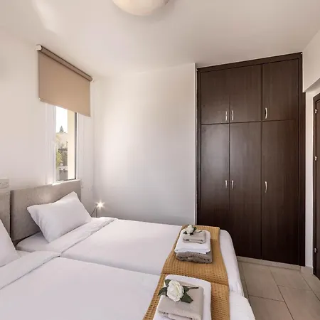 View 6 -fig Tree Bay-jacuzzi-hot Tub Protaras