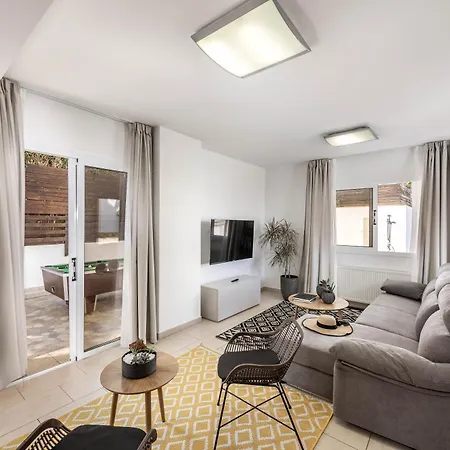 View 6 -fig Tree Bay-jacuzzi-hot Tub