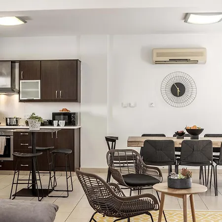 View 6 -fig Tree Bay-jacuzzi-hot Tub