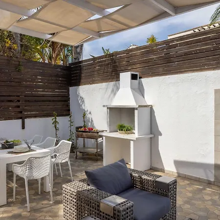 View 6 -fig Tree Bay-jacuzzi-hot Tub