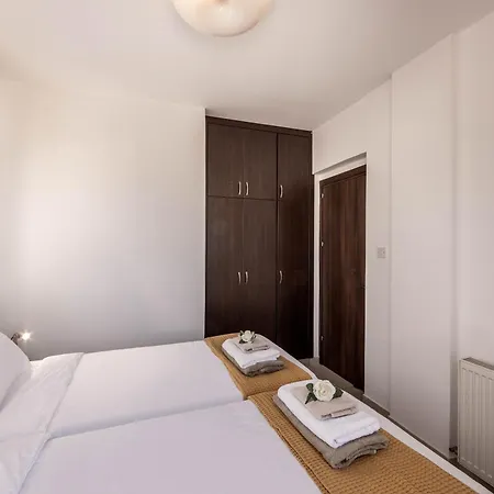 View 6 -fig Tree Bay-jacuzzi-hot Tub Villa