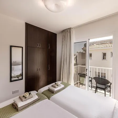 View 6 -fig Tree Bay-jacuzzi-hot Tub Villa Protaras