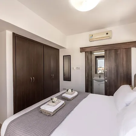 View 6 -fig Tree Bay-jacuzzi-hot Tub Villa