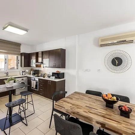 View 6 -fig Tree Bay-jacuzzi-hot Tub Protaras