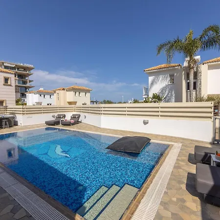 View 6 -fig Tree Bay-jacuzzi-hot Tub Villa *