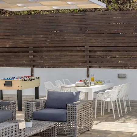 View 6 -fig Tree Bay-jacuzzi-hot Tub