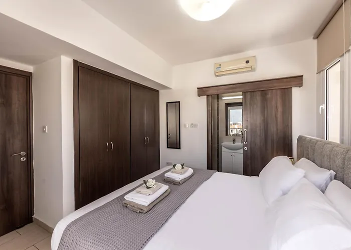 View 6 -fig Tree Bay-jacuzzi-hot Tub Vila