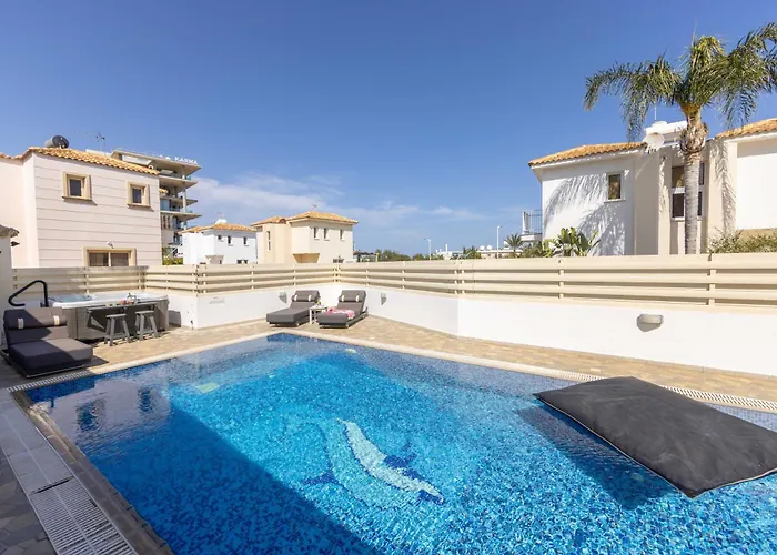 View 6 -fig Tree Bay-jacuzzi-hot Tub * Protaras