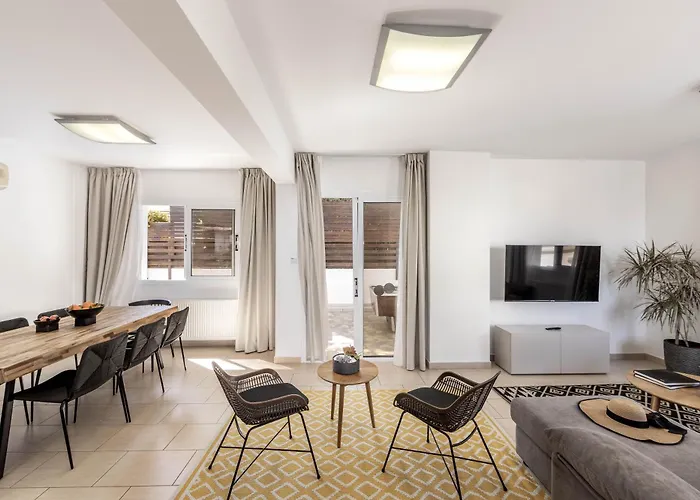 View 6 -fig Tree Bay-jacuzzi-hot Tub Vila *