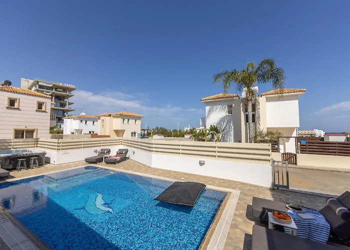 View 6 -fig Tree Bay-jacuzzi-hot Tub Vila