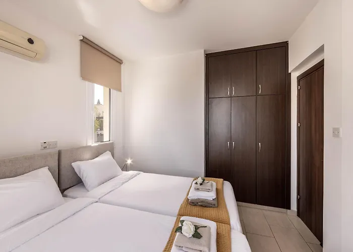 View 6 -fig Tree Bay-jacuzzi-hot Tub Protaras