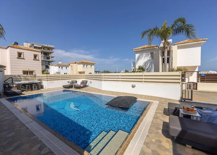 View 6 -fig Tree Bay-jacuzzi-hot Tub Vila *