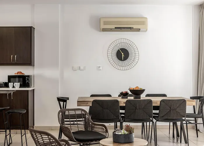 View 6 -fig Tree Bay-jacuzzi-hot Tub Protaras