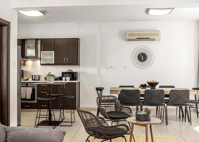 View 6 -fig Tree Bay-jacuzzi-hot Tub