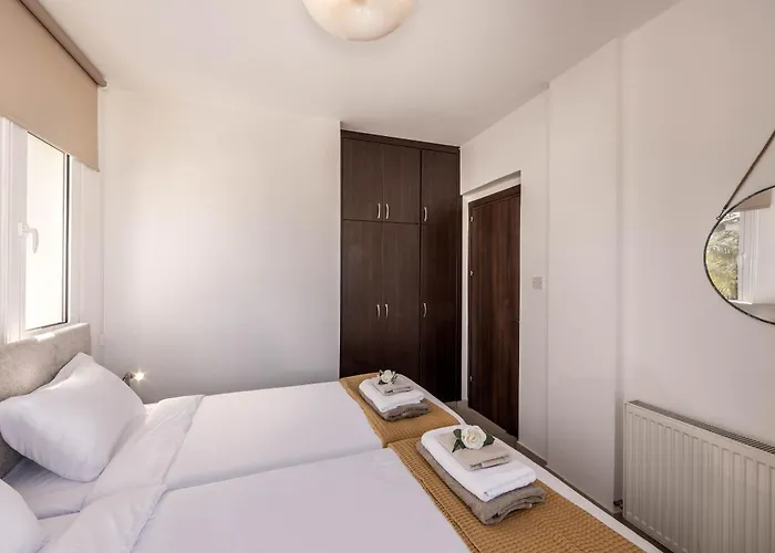 View 6 -fig Tree Bay-jacuzzi-hot Tub Vila