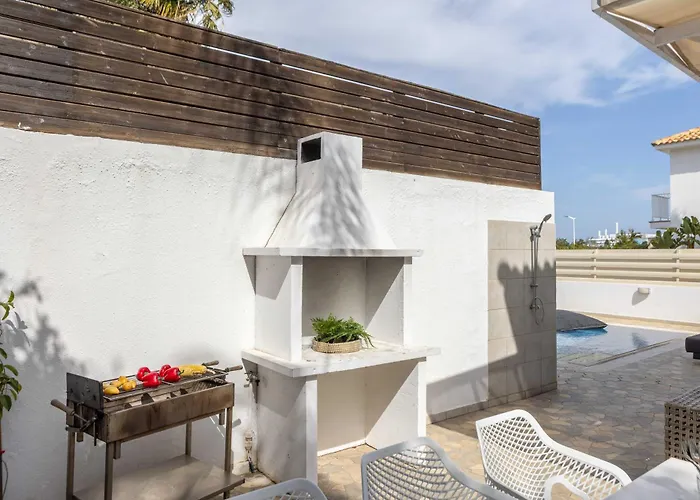 Vila View 6 -fig Tree Bay-jacuzzi-hot Tub Protaras