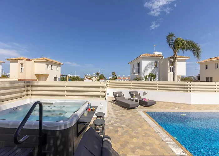 View 6 -fig Tree Bay-jacuzzi-hot Tub Protaras