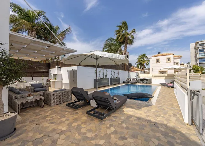 View 6 -fig Tree Bay-jacuzzi-hot Tub Vila *