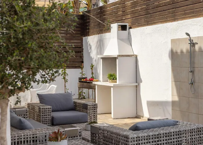 View 6 -fig Tree Bay-jacuzzi-hot Tub Protaras