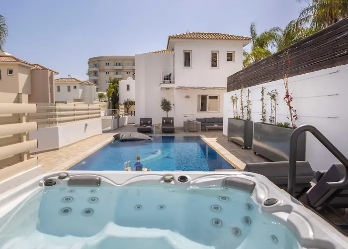 Villa View 6 -fig Tree Bay-jacuzzi-hot Tub Protaras