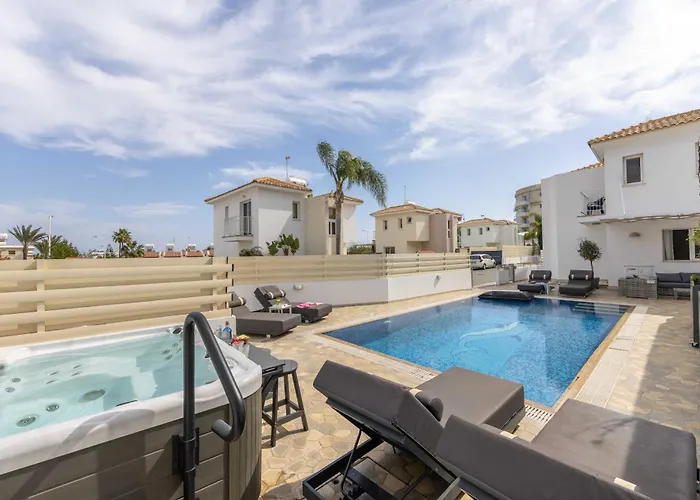 Vila View 6 -fig Tree Bay-jacuzzi-hot Tub Protaras