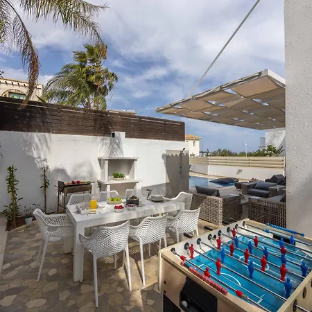 View 6 -fig Tree Bay-jacuzzi-hot Tub *