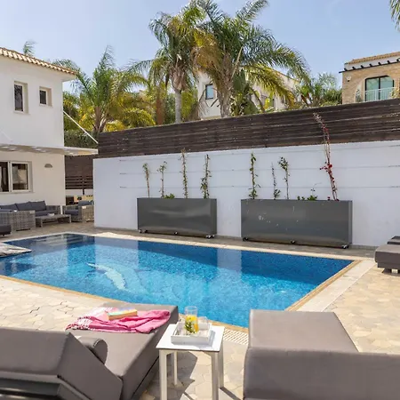 View 6 -fig Tree Bay-jacuzzi-hot Tub Protarász