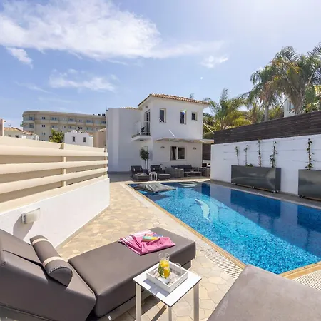 Villa View 6 -fig Tree Bay-jacuzzi-hot Tub